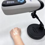 Linkfar Vein Finder BD30 on its table stand projecting the vein pattern onto the back of a hand